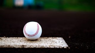 プロ野球球団を持ちたがった新聞社、鉄道会社。今ではインターネット企業へ。
